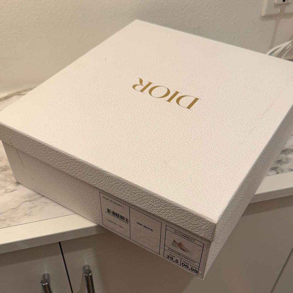 Dior White and Red Sneakers - Picture 14 of 14